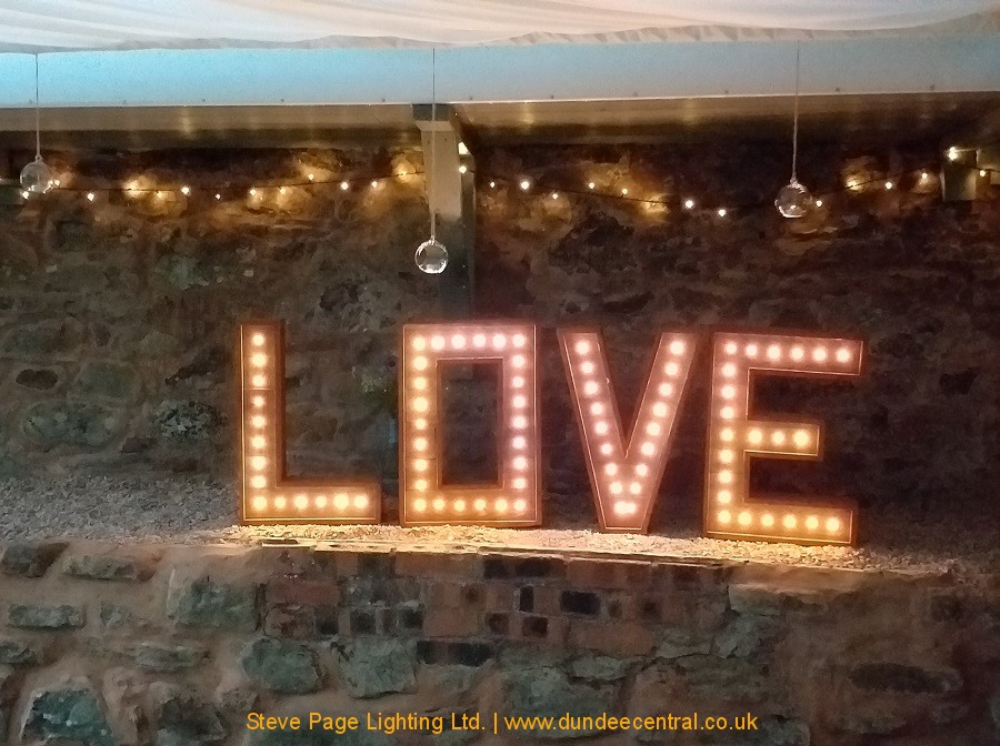 rustic small love sign hire